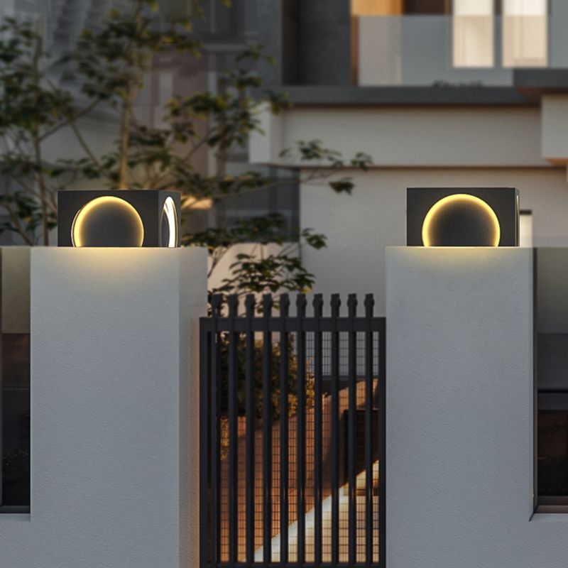 Ray Modern Rectangular Metal Outdoor Lamps Post, Black