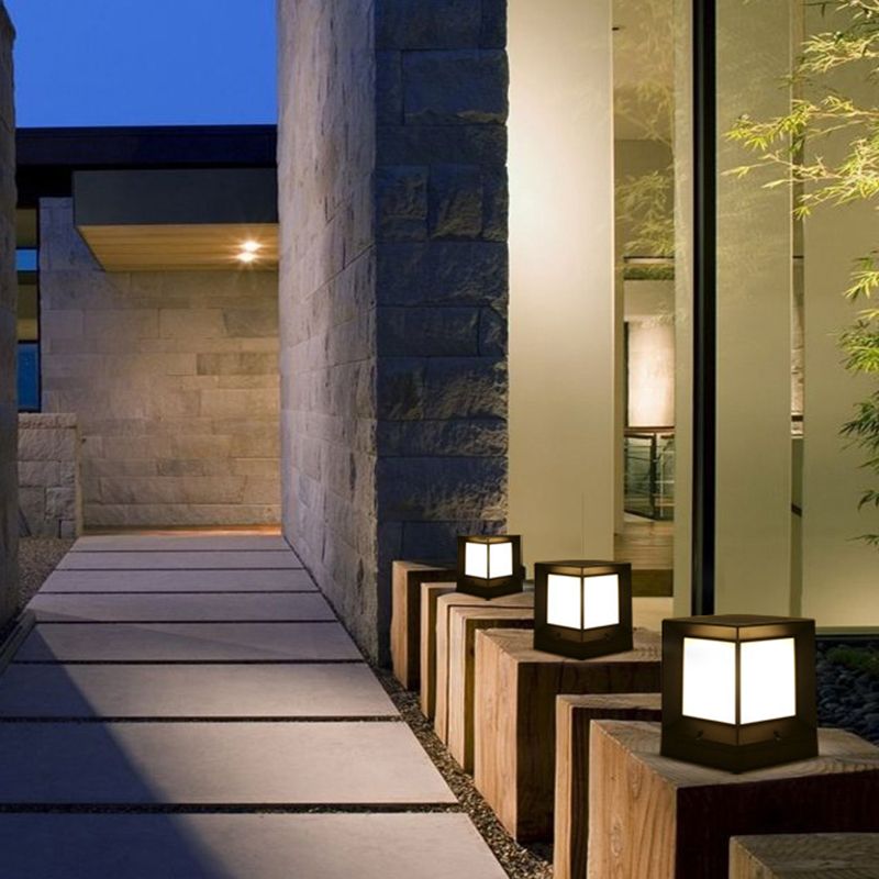 Ray Modern Simple Rectangle Metal Outdoor Floor Lamp, Black - Neutralighting