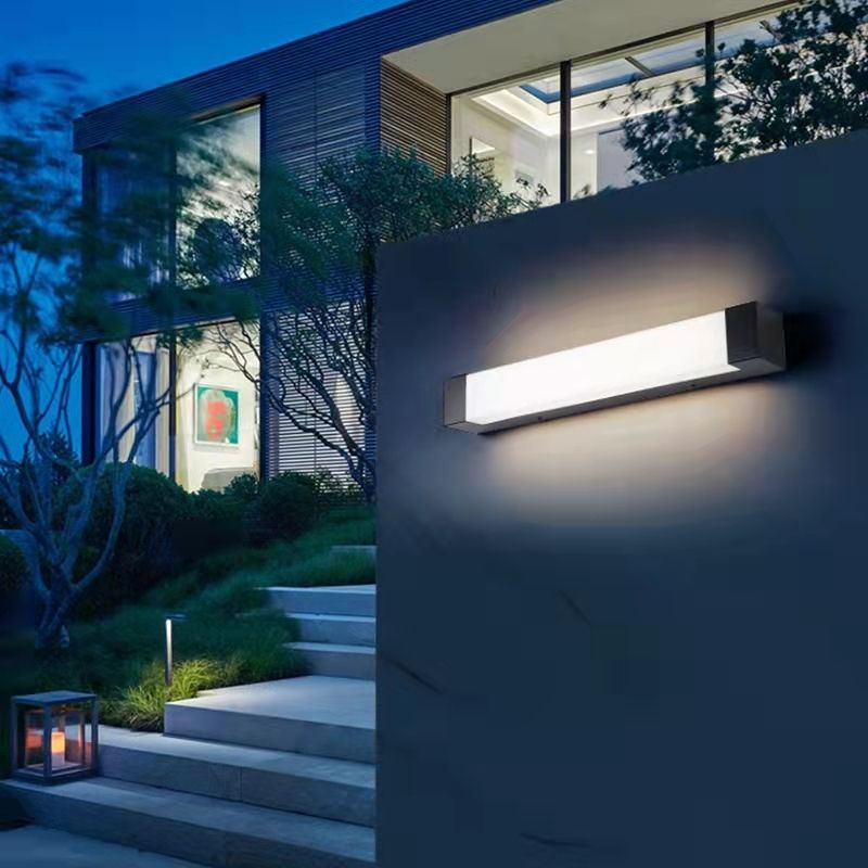Ray Minimalist Linear Metal Outdoor Wall Lamp, Black - Neutralighting