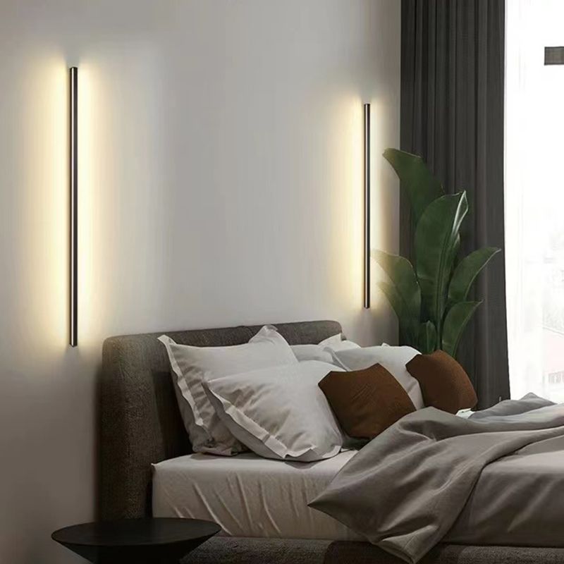 Arisha Minimalist Black Bar Mirror Front Vanity Wall Lamp, Metal/Acrylic - Neutralighting