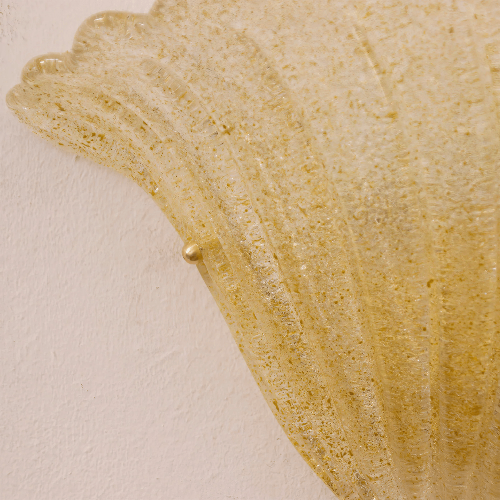 Aurora Wall Lamp Scallop Edge Textured Glass Elegant - Neutralighting