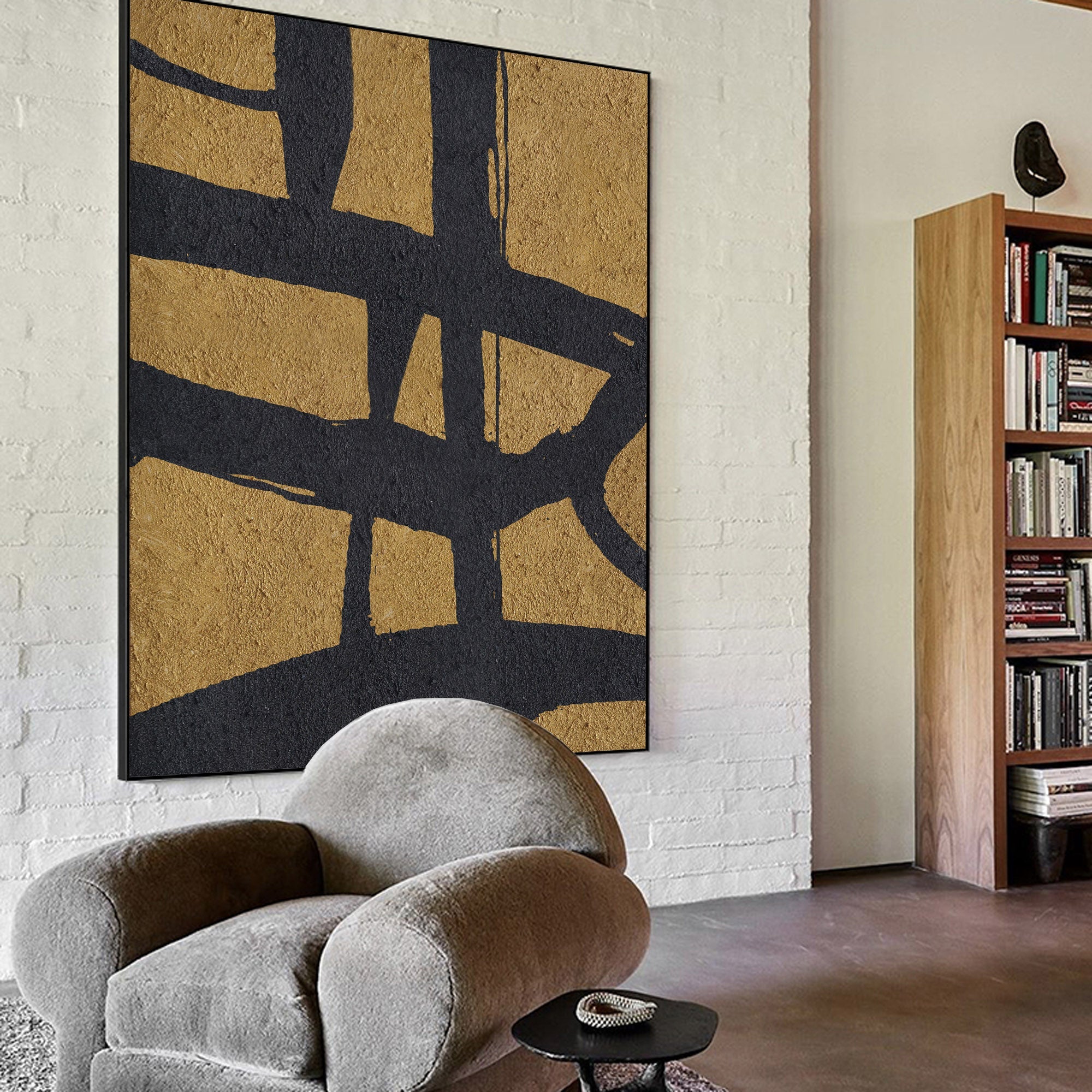 Gold‑Black Vertical Abstract Interwoven‑Line Coarse‑Textured Artwork