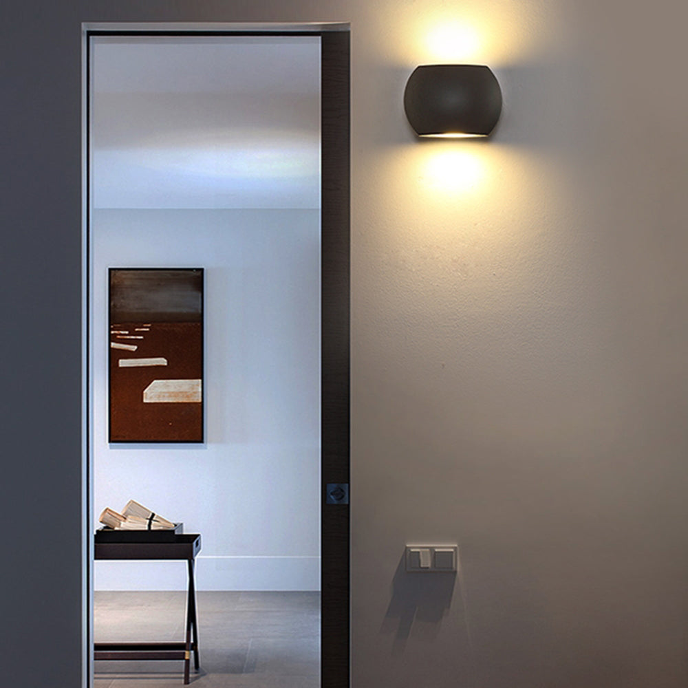 Ray Minimalist Geometric Metal Outdoor Wall Lamp, Black/Grey - Neutralighting