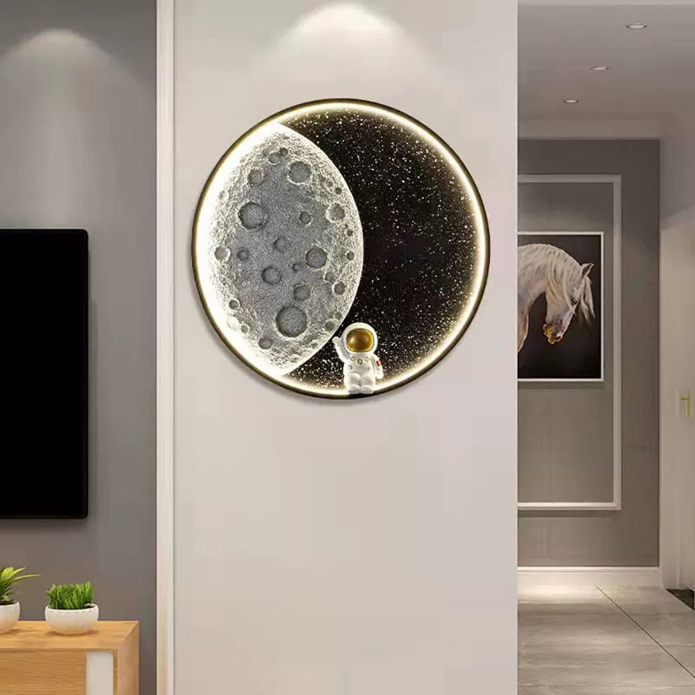 Aria Astronaut Round Moon Black Wall Lamp, Metal - Neutralighting