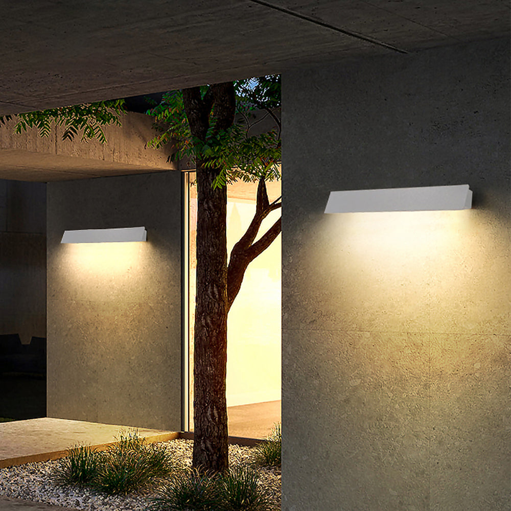 Ray Industrial Linear Metal Outdoor Wall Lamp, Black/White - Neutralighting