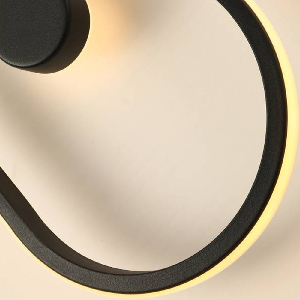 Arisha Nordic Clock Wall Lamp, Gold & Black - Neutralighting