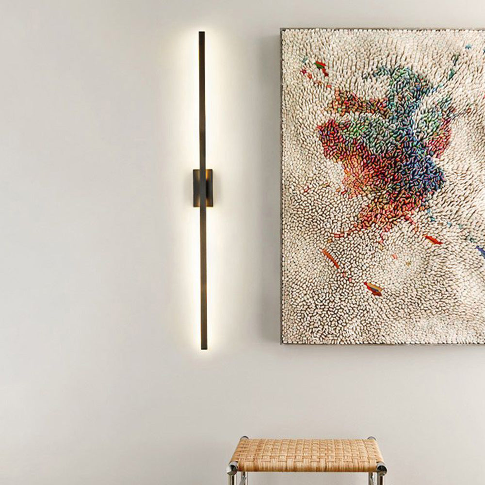 Arisha Minimalist Bar Black Metal Wall Lamp - Neutralighting