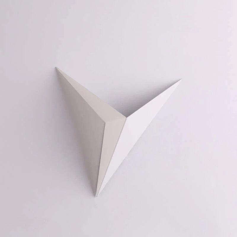 Calno Metal Modern LED Wall lamps for Bedroom, Triangle - Neutralighting