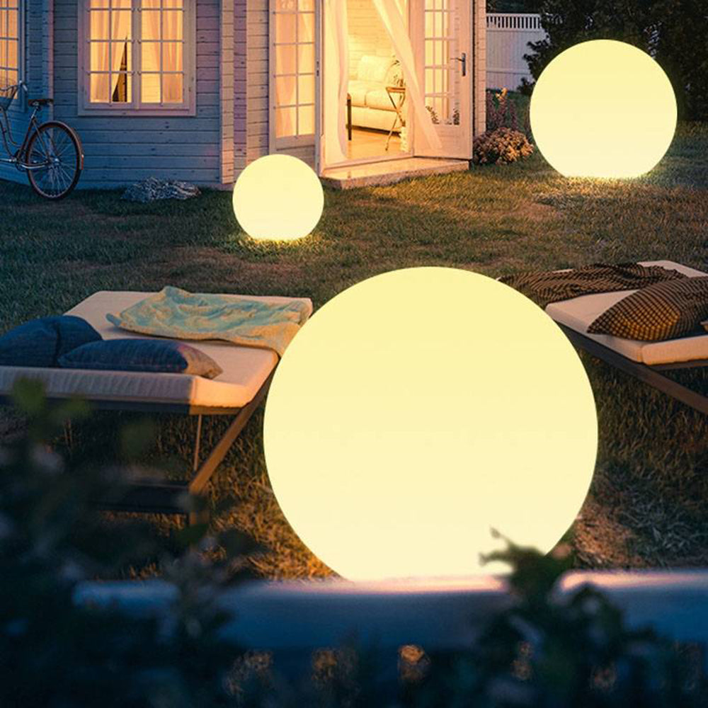Ray Minimalist Globe LED Outdoor Light, Resin, White - Neutralighting