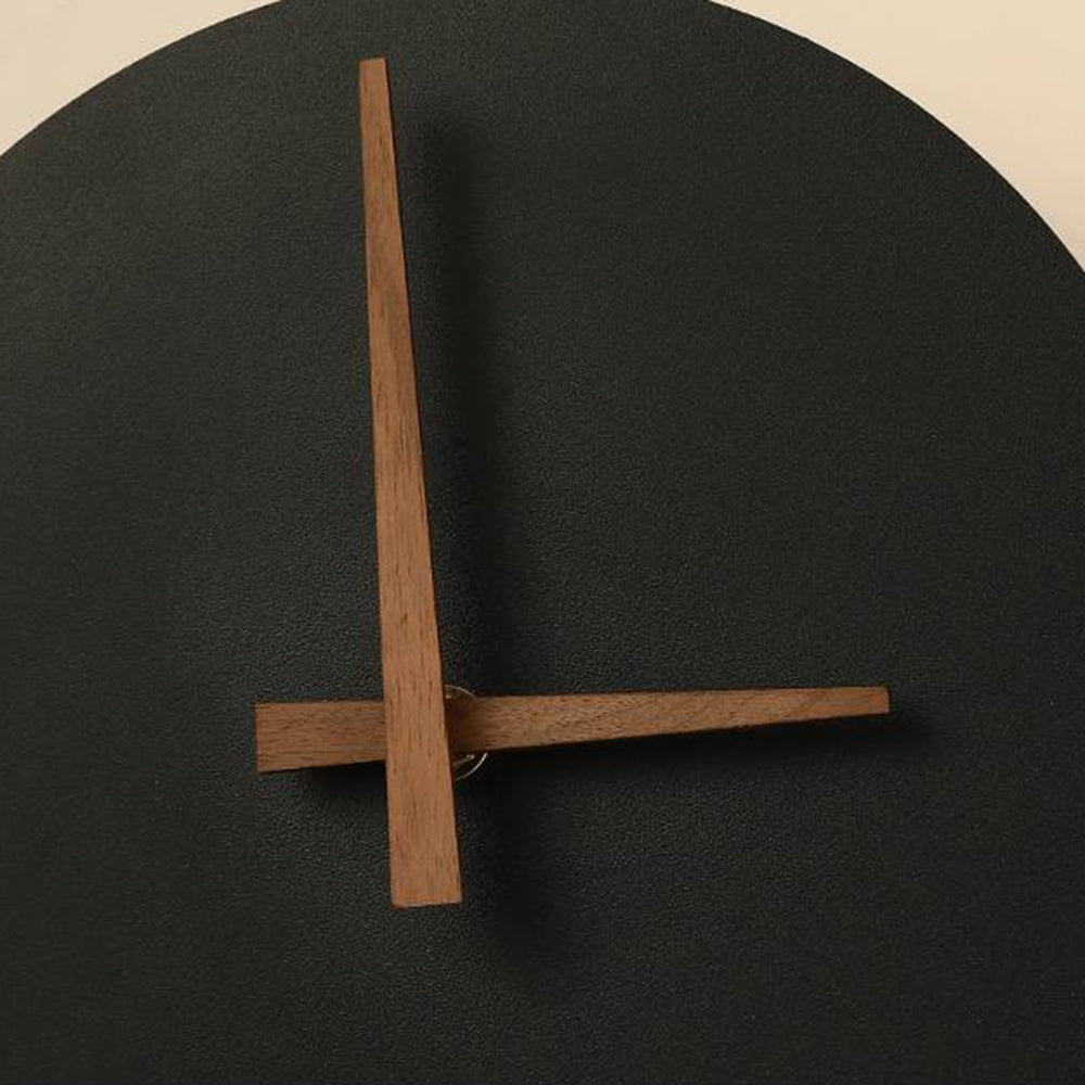 Arisha Nordic Clock Wall Lamp, Gold & Black - Neutralighting