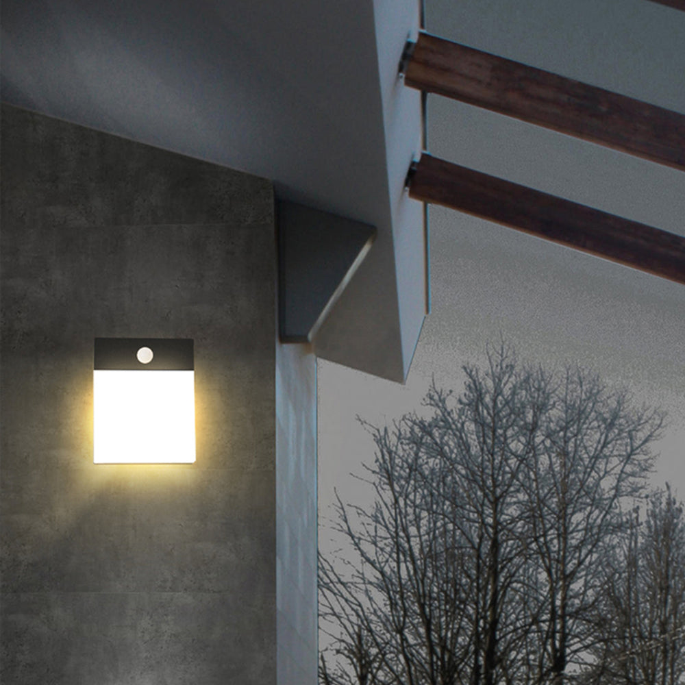 Ray Modern Sensor Rectangular Metal Outdoor Wall Lamp, Black/White - Neutralighting