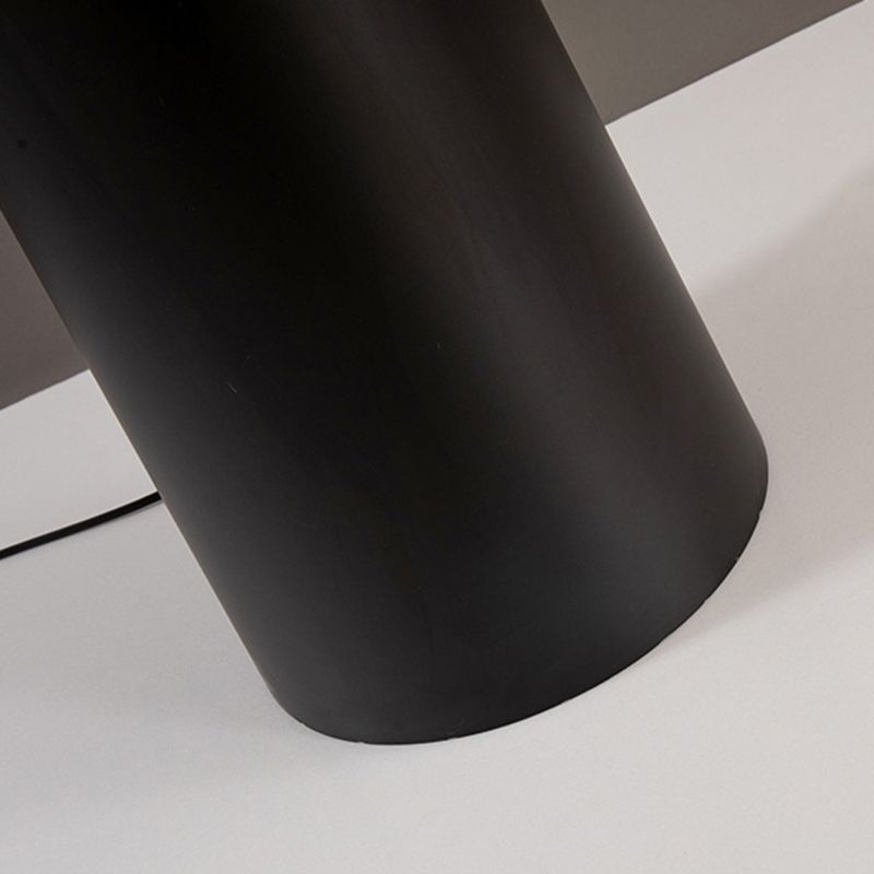 Salgado Modern Saucer Shaped Metal Floor Lamp,Black - Neutralighting