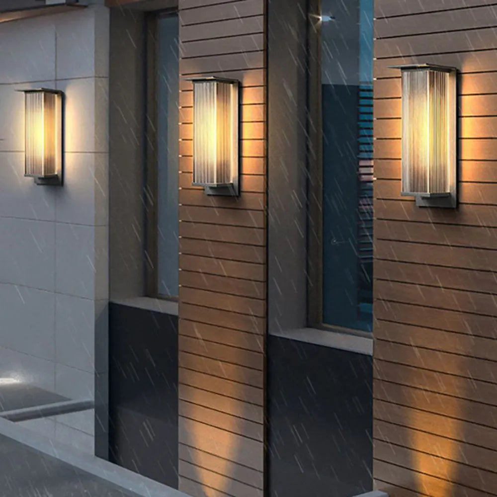 Ray Modern Rectangular Metal Outdoor Wall Lamp, Black - Neutralighting