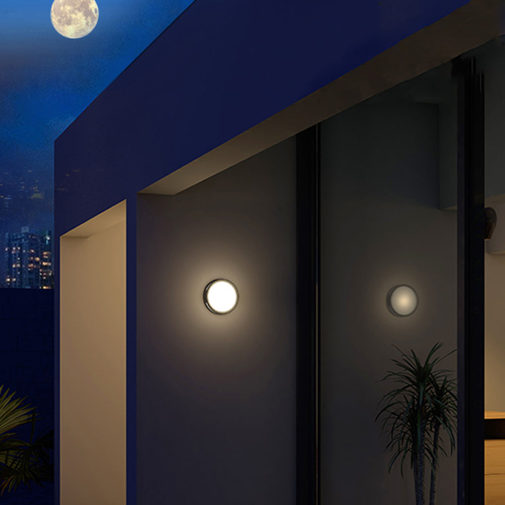 Ray Modern Round Metal/Acrylic Outdoor Waterproof Wall Lamp, Black - Neutralighting