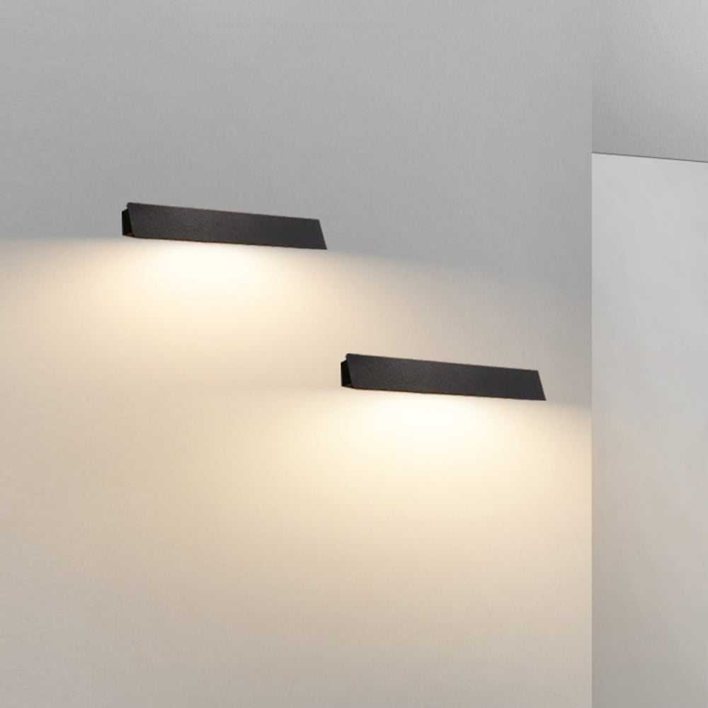 Ray Industrial Linear Metal Outdoor Wall Lamp, Black/White - Neutralighting