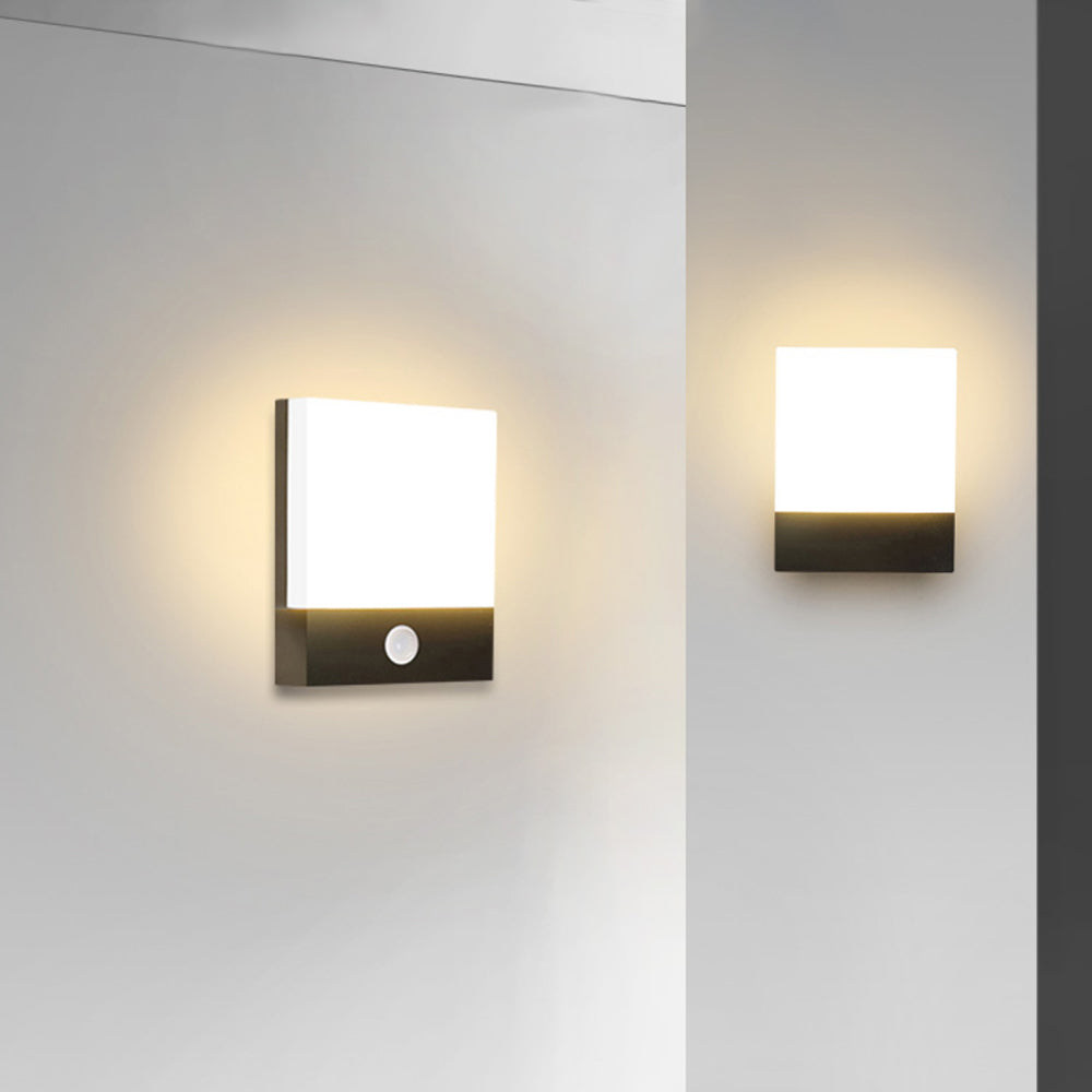 Ray Modern Sensor Rectangular Metal Outdoor Wall Lamp, Black/White - Neutralighting