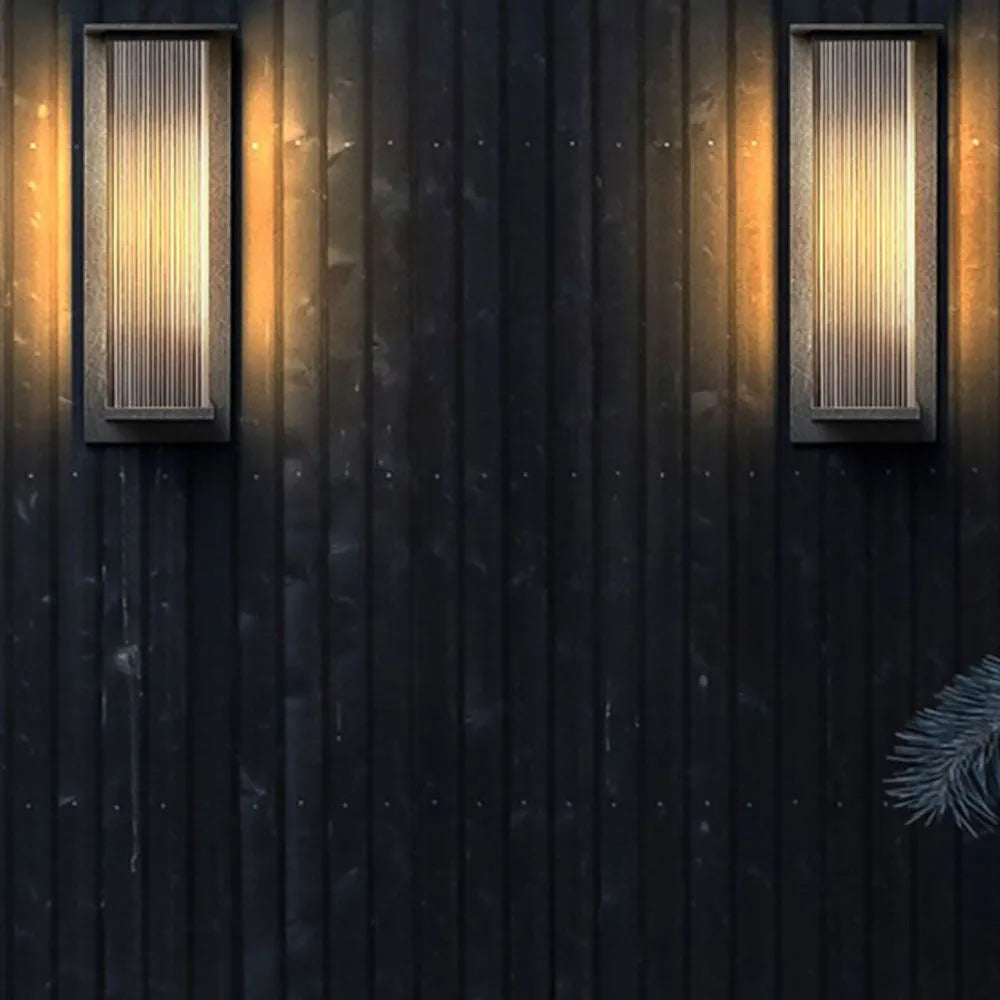 Ray Modern Rectangular Metal Outdoor Wall Lamp, Black - Neutralighting