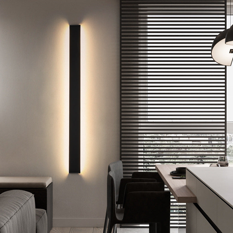 Arisha Minimalist Wall Lamp, Black/White - Neutralighting