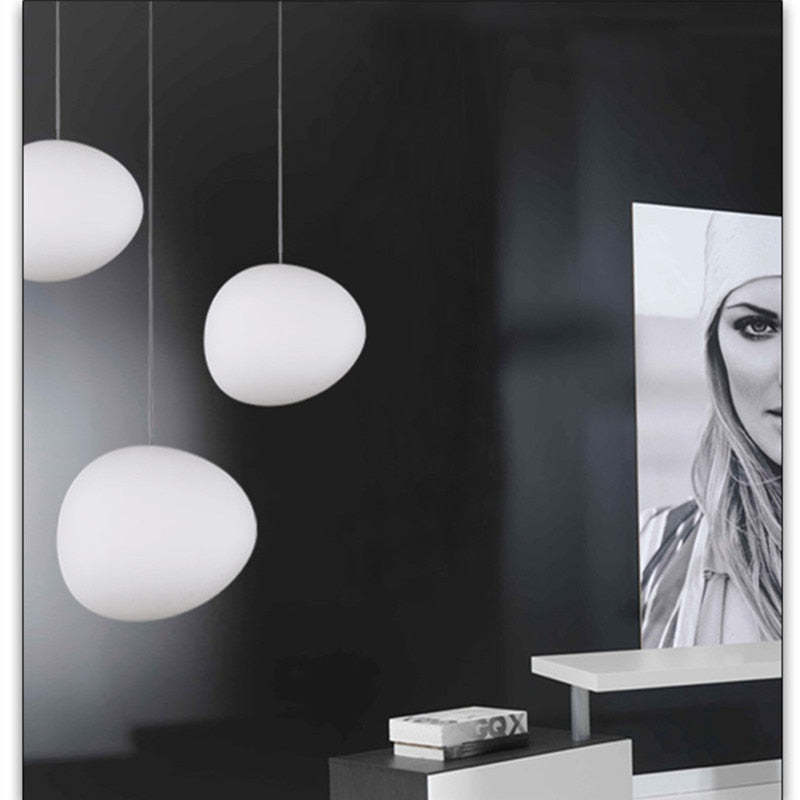 Elun Sleek Minimalist Floating Egg-shaped Glass Pendant Light - Neutralighting