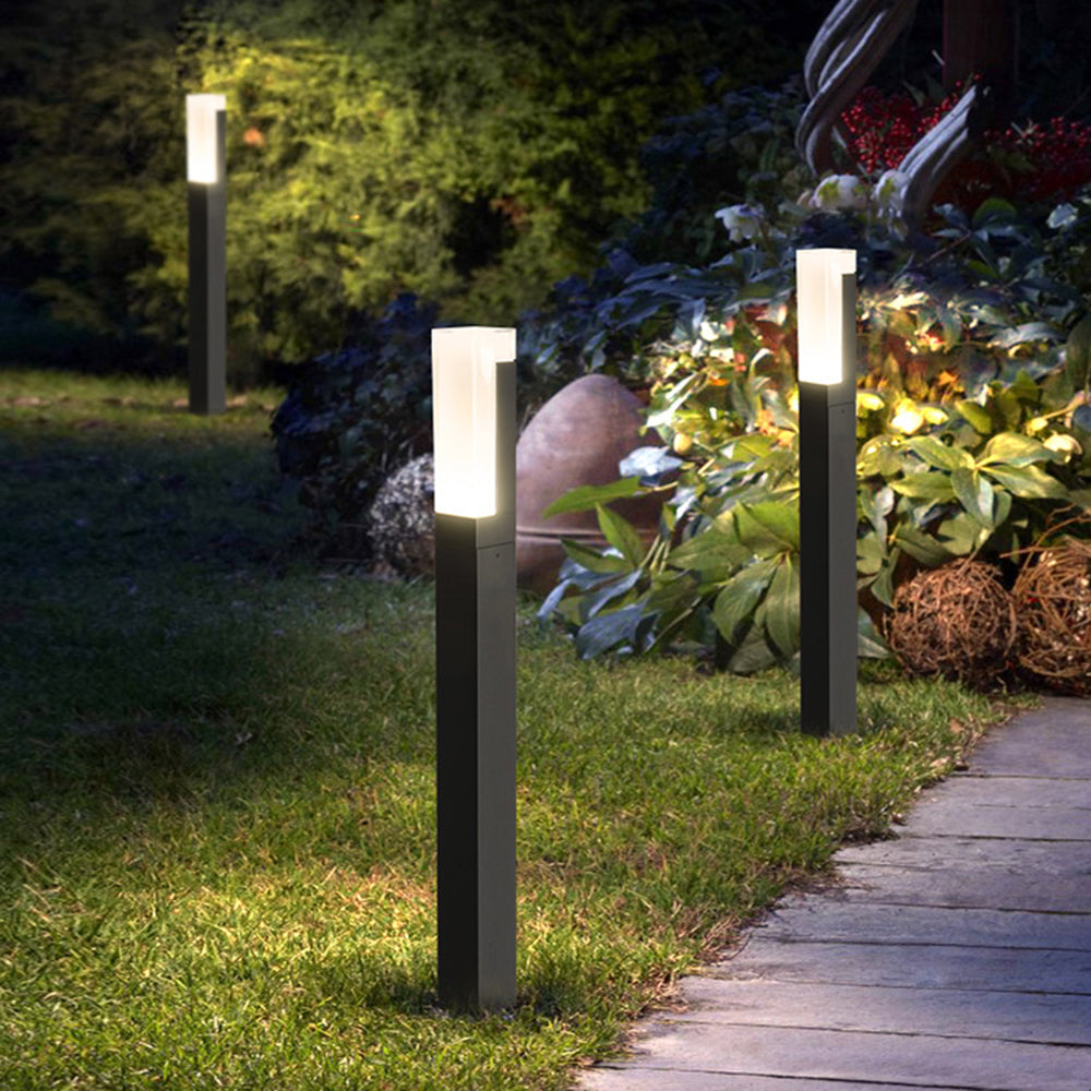 Ray Modern Metal Solar Outdoor Path Light, Black - Neutralighting