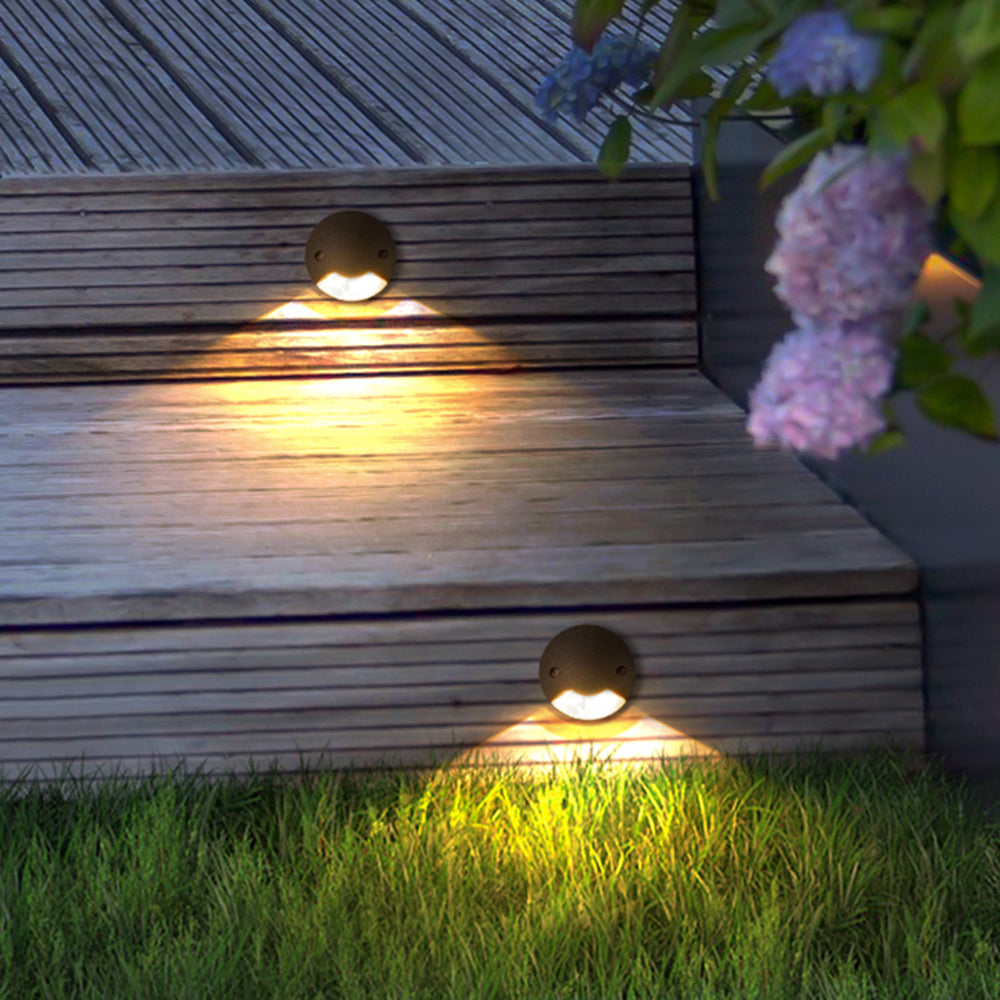 Ray Metal Cylindrical Outdoor Step/Deck Light, Black - Neutralighting