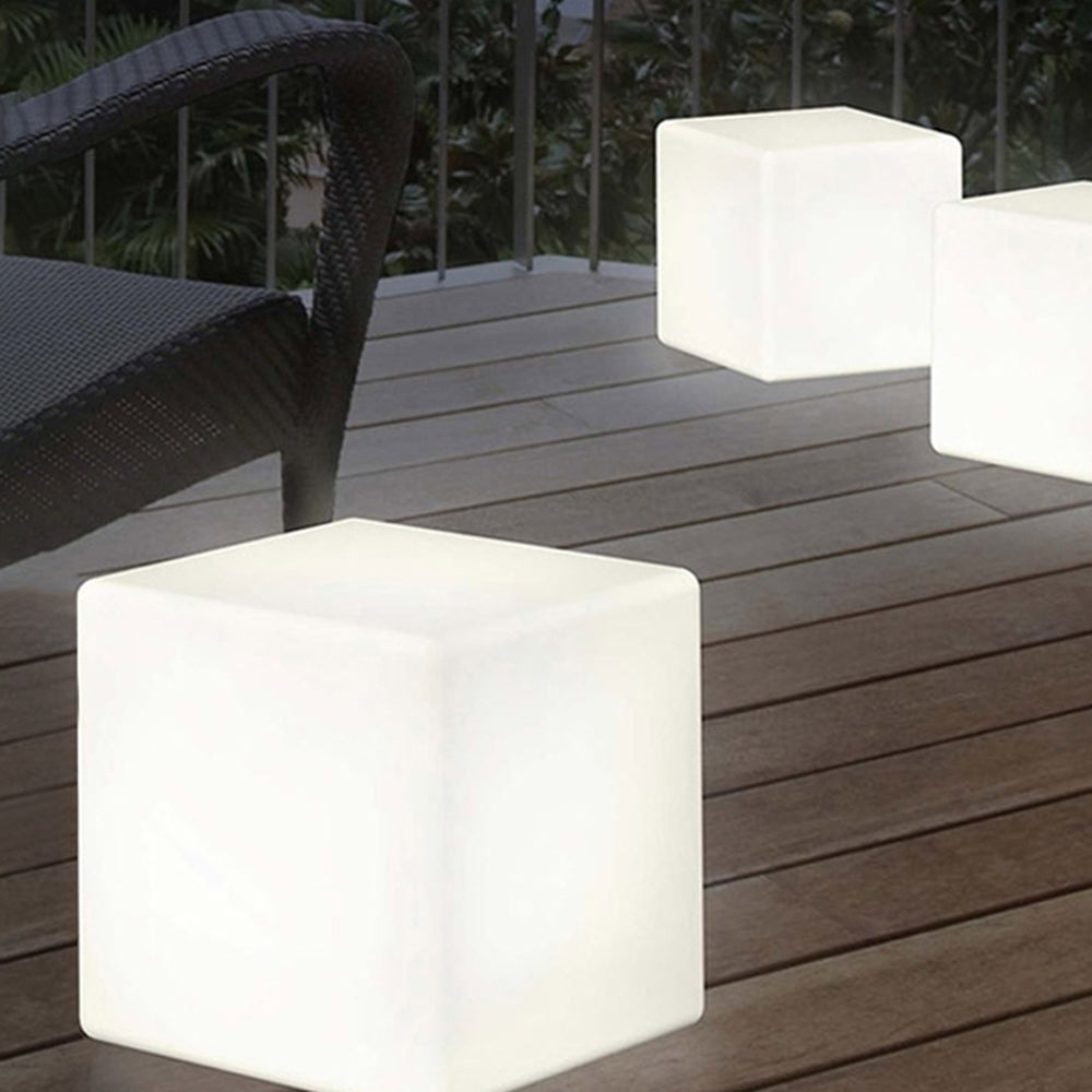 Ray Minimalist Square Acrylic Outdoor Ground Lamp, White - Neutralighting