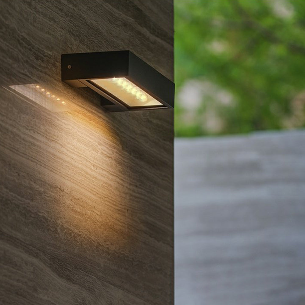 Ray Modern rectangular Solar Waterproof Outdoor Wall Lamp, Black - Neutralighting