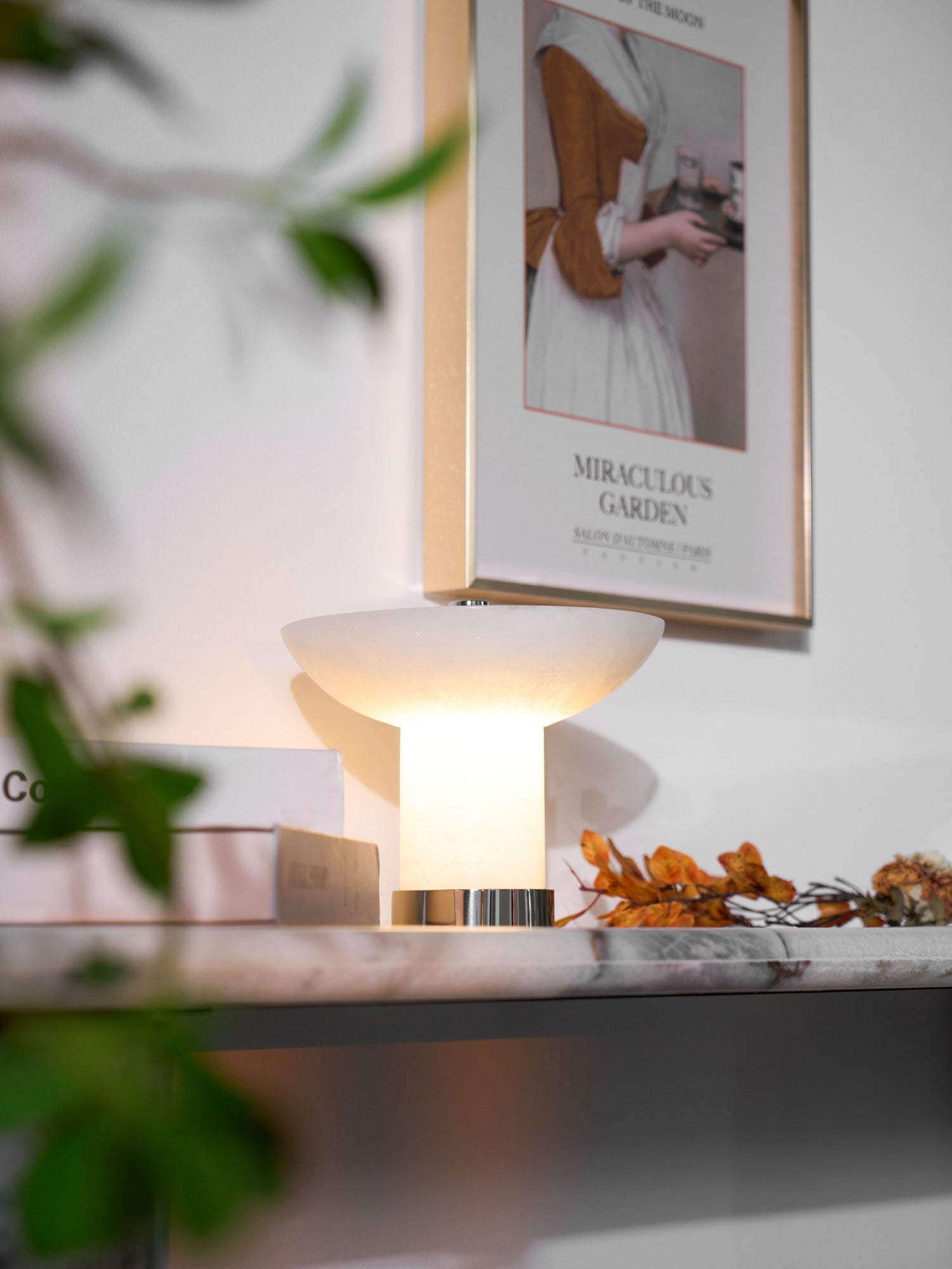 Eurnoran Mushroom Shaped Alabaster Table Lamp - Neutralighting