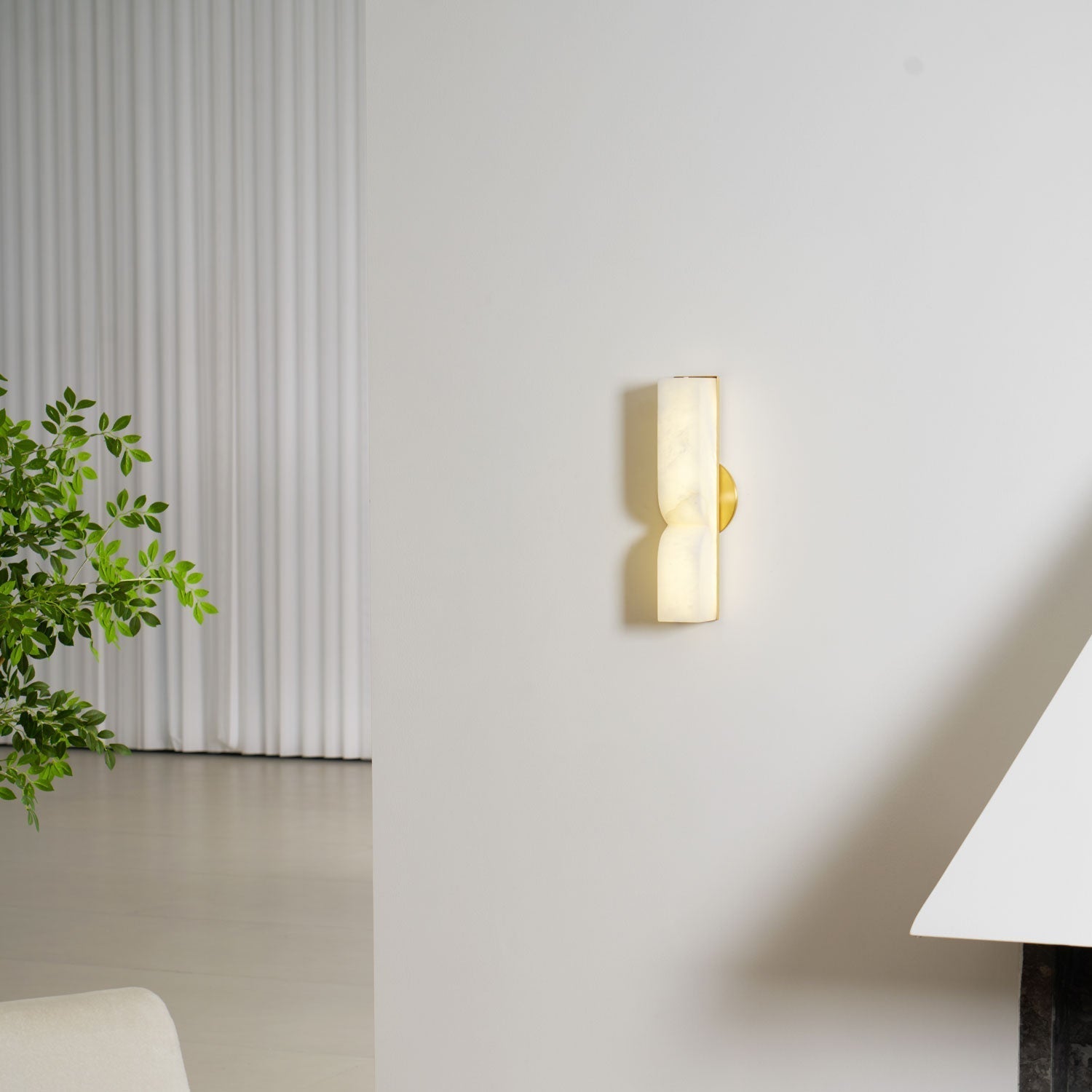 Lunaris Alabaster Rectangular Wall Lamp - Neutralighting