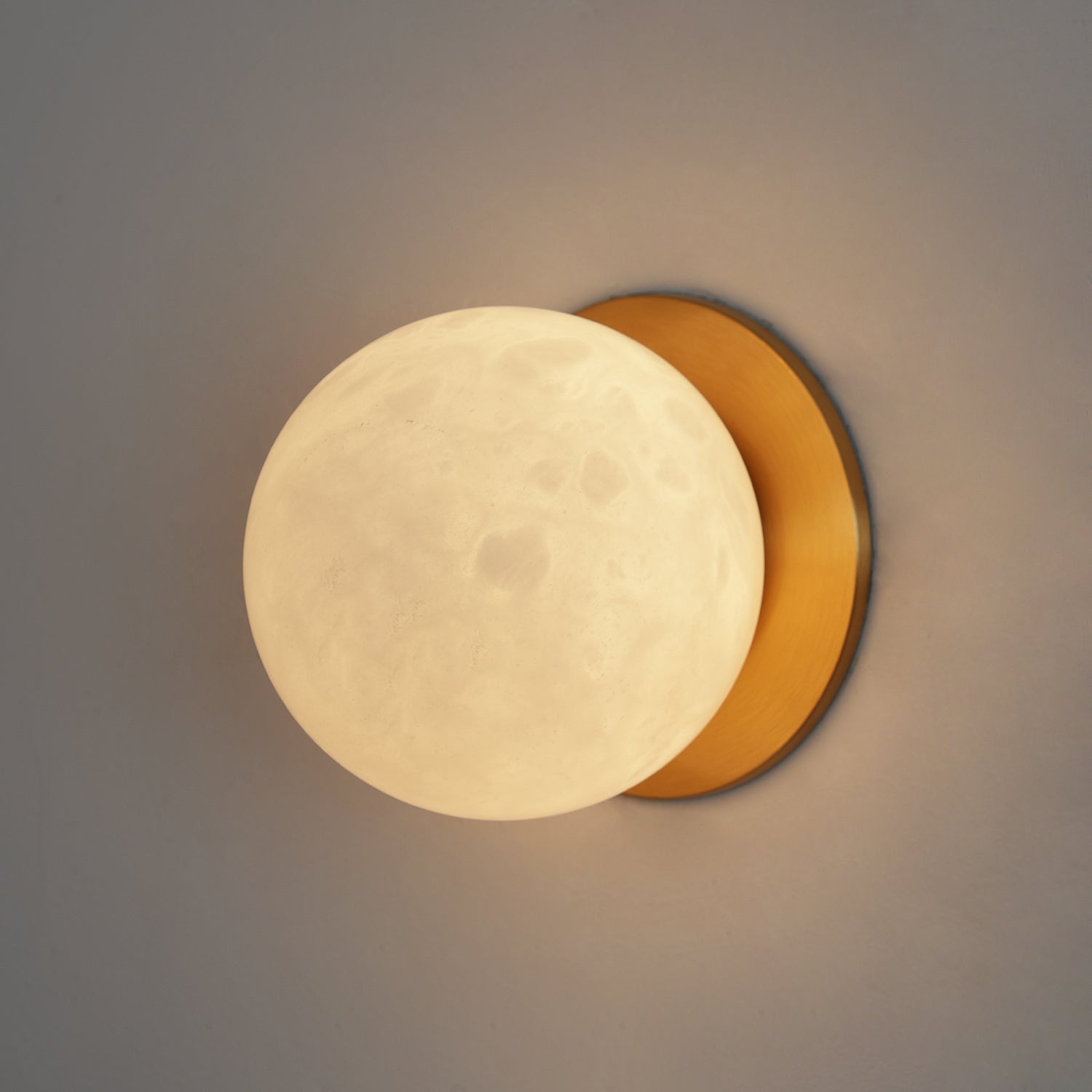 Lynq Alabaster Mini Orb Wall Lamp