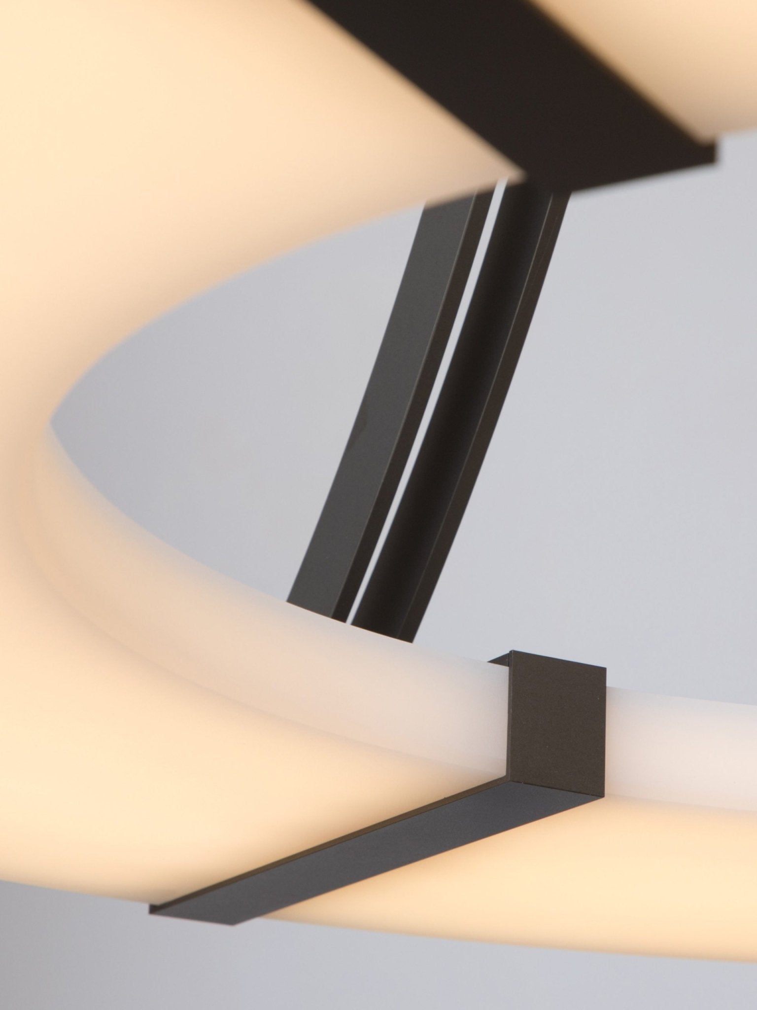 Althea Alabaster Ring Pendant Light Chandelier - Neutralighting