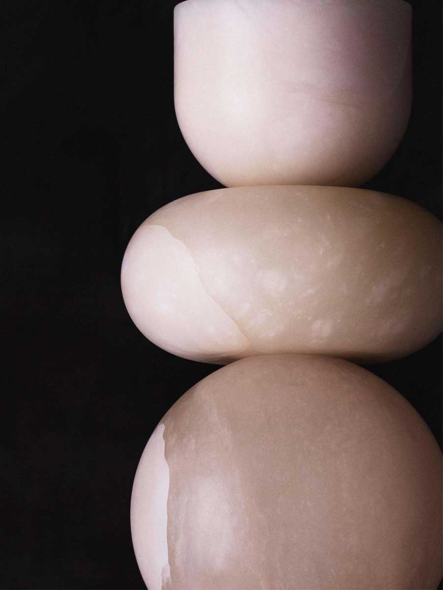 Rauduvyn Modern Totem Alabaster Pendant Light - Neutralighting