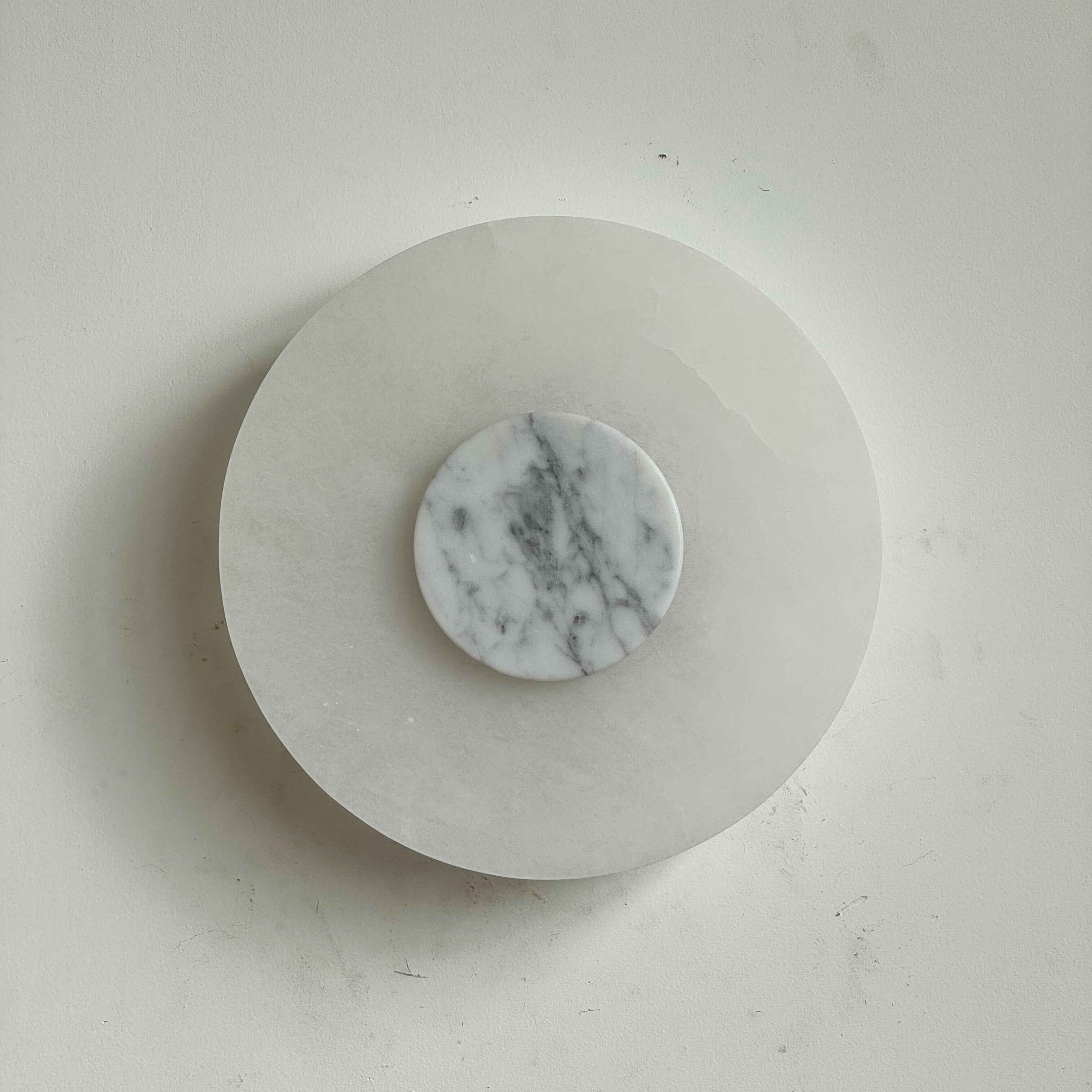 Rauduvyi Modern Minimalist Alabaster Wall Lamp - Neutralighting