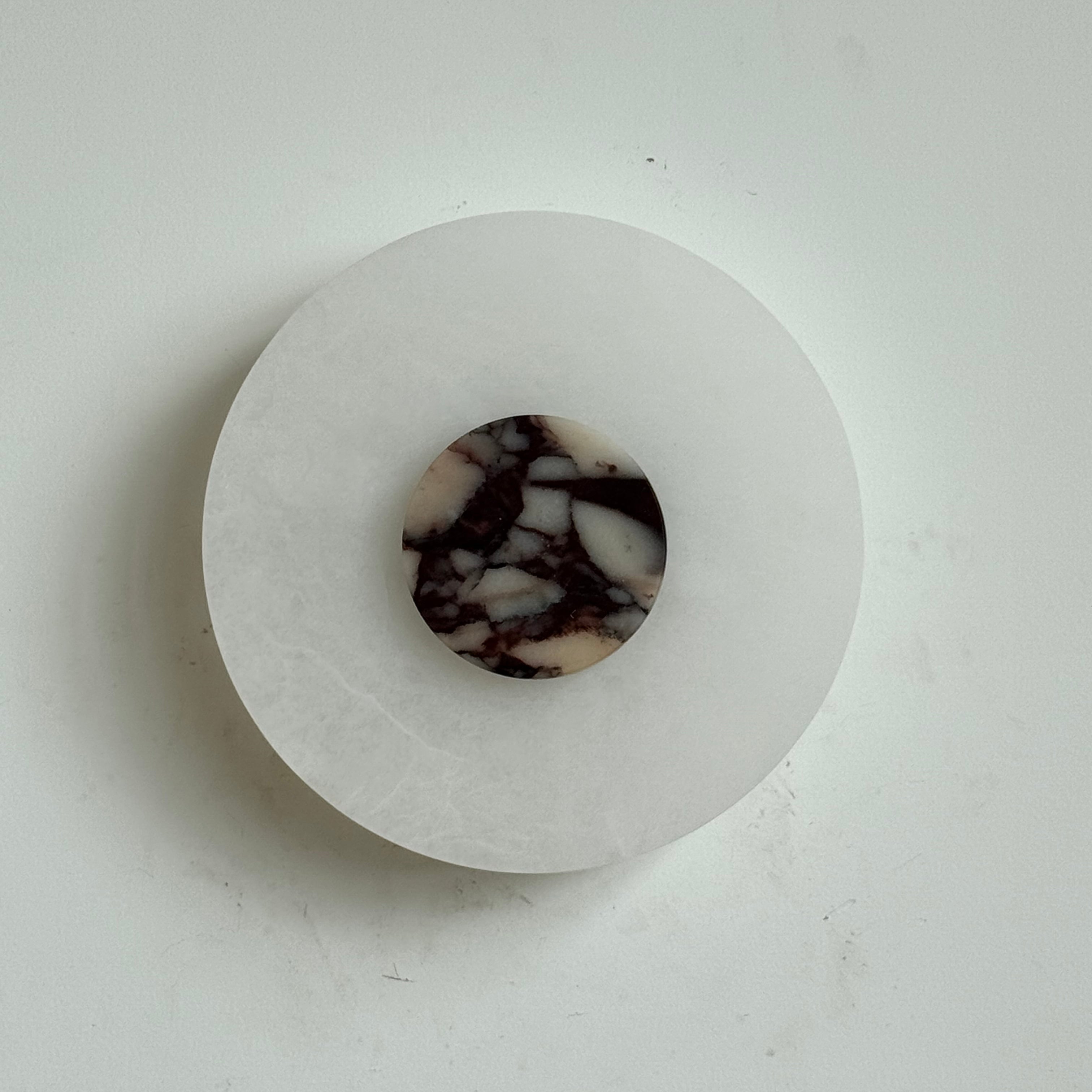 Rauduvyi Modern Minimalist Alabaster Wall Lamp - Neutralighting