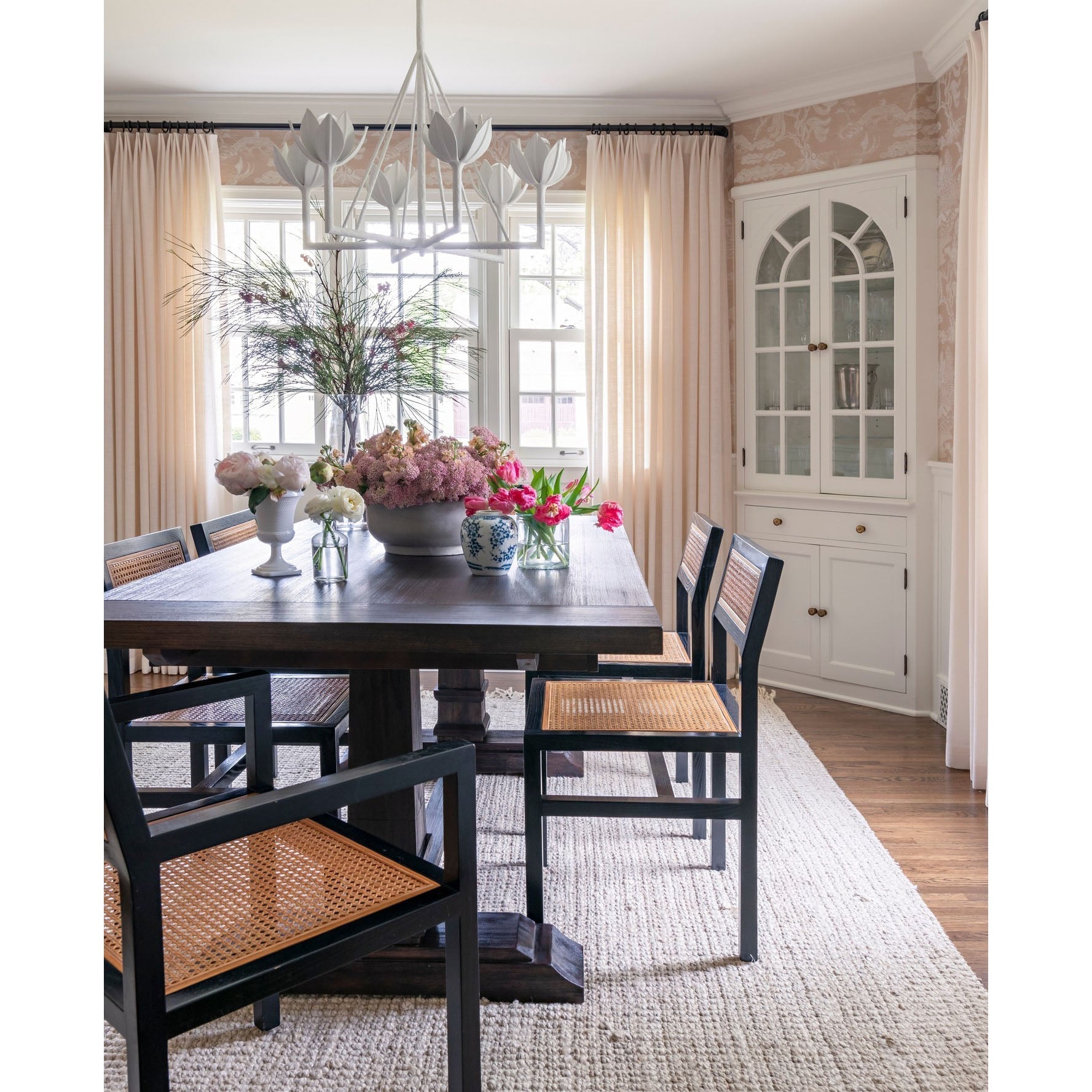 Alberto Modern Minimalist Floral Brass Chandelier - Neutralighting