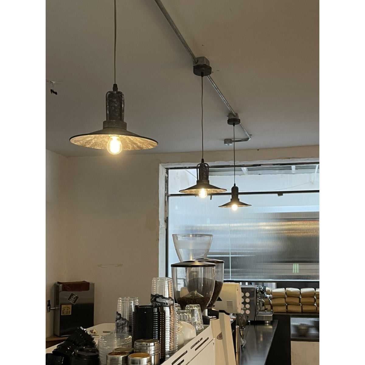 Yrvuvyi Modern Minimalist Industrial Metal Pendant Light - Neutralighting