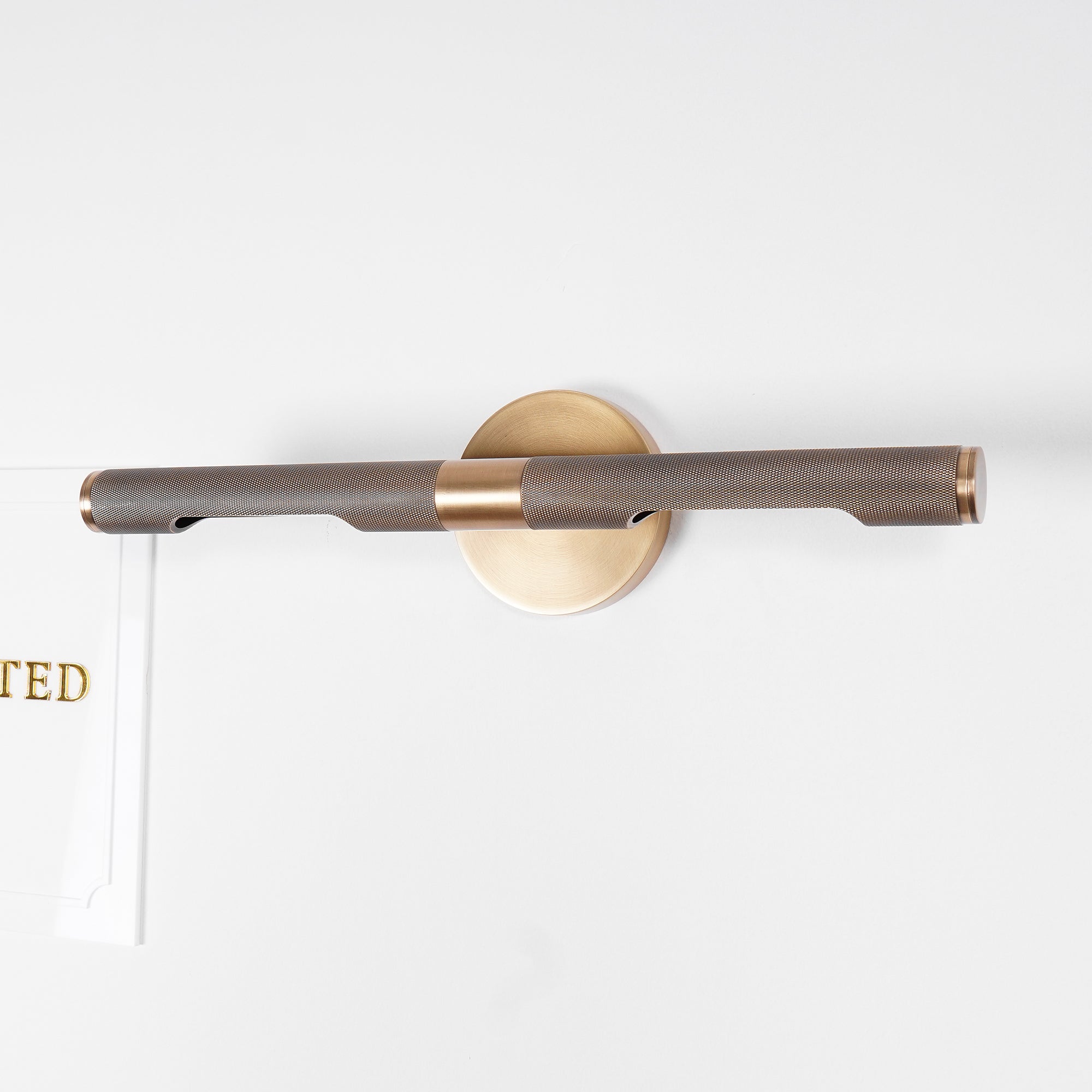 Solvain Modern Brass LED Wall Light - Neutralighting