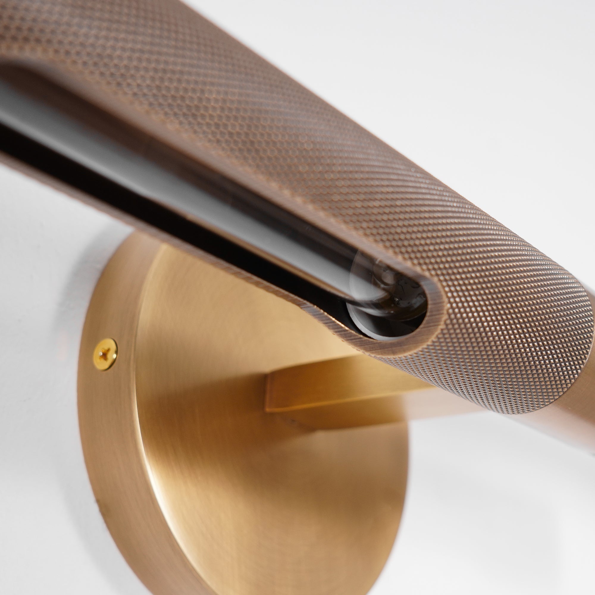 Solvain Modern Brass LED Wall Light - Neutralighting