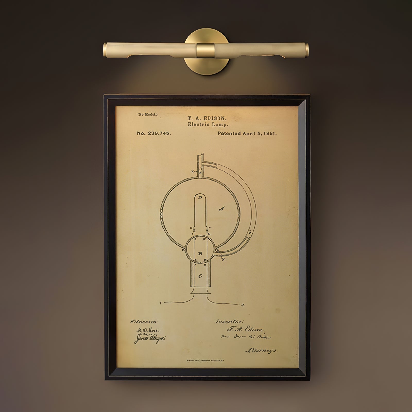 Solvain Modern Brass LED Wall Light - Neutralighting