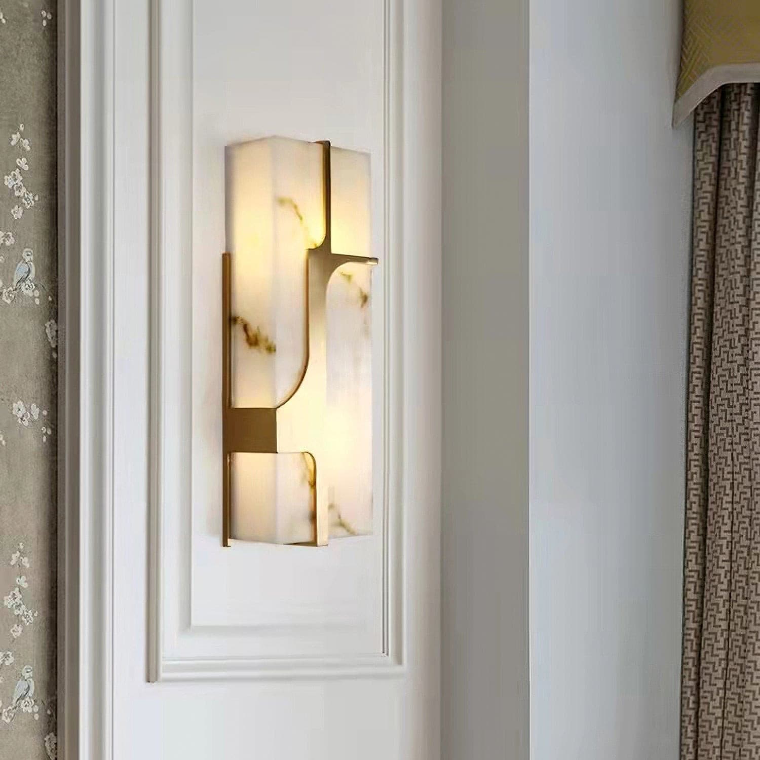 Ariel Wall Lamp Alabaster & Brass Elegance - Neutralighting