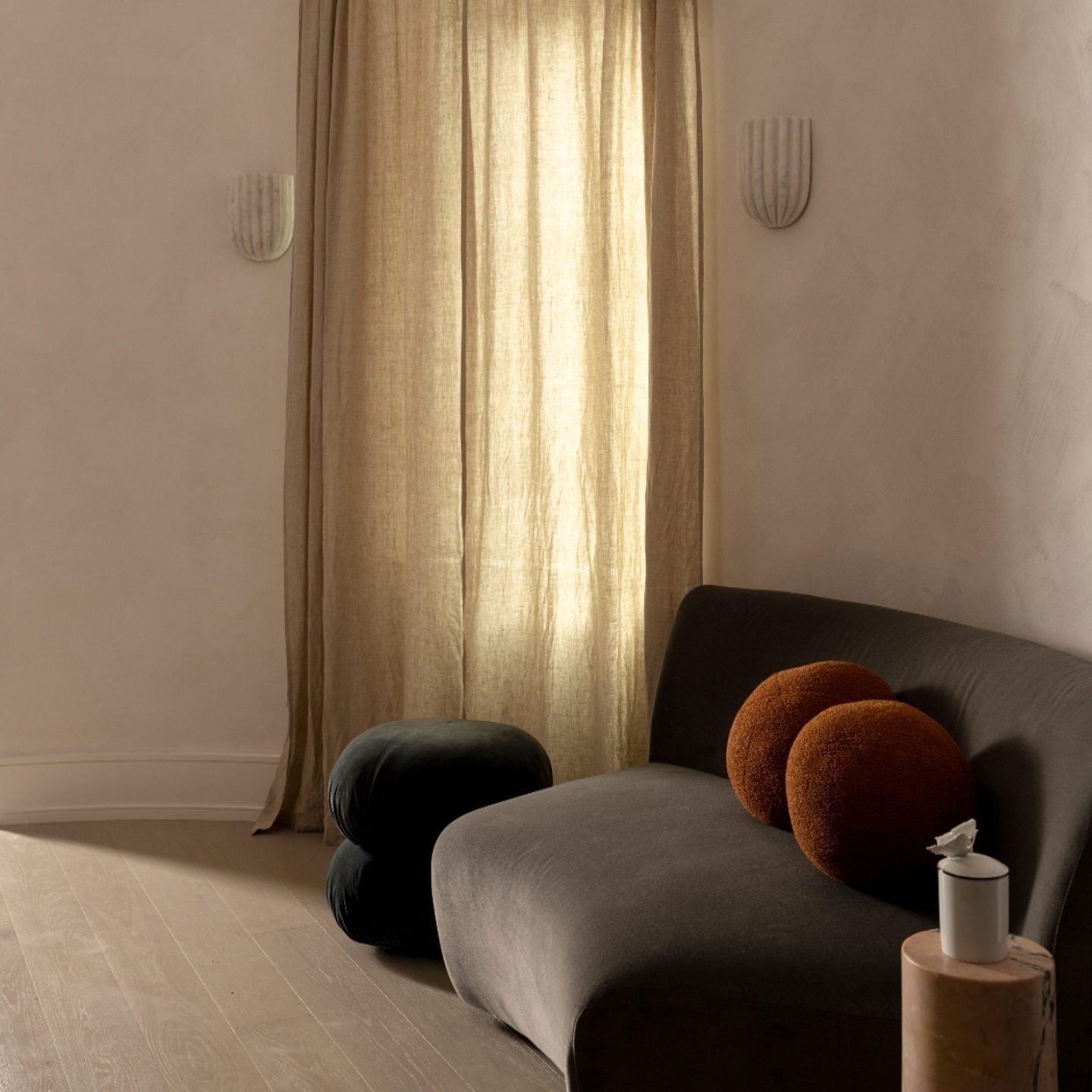 Tinduvys Elegance Ariel Single Marble Fluted Wall Lamp - Neutralighting