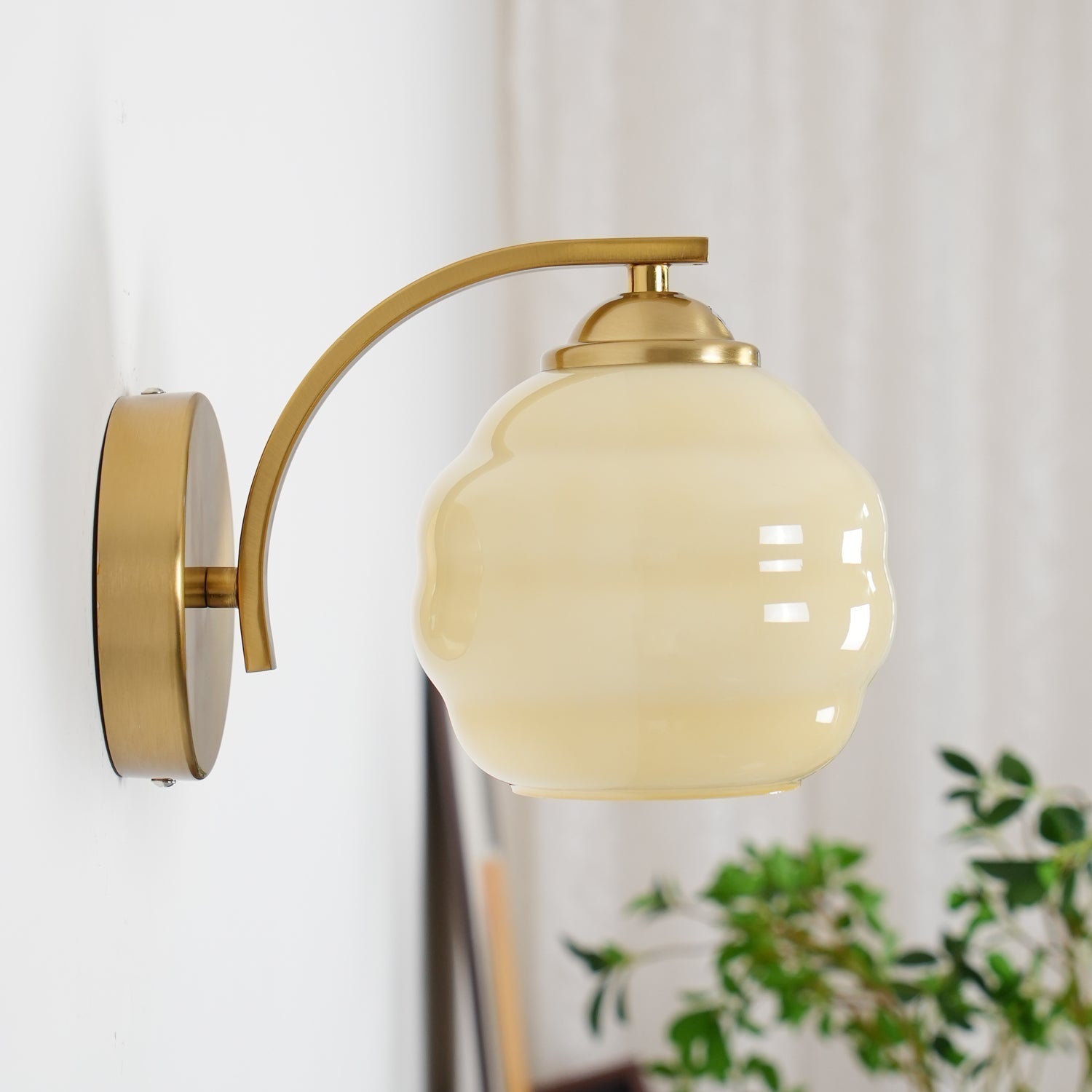 Nino Vintage Lantern Wall Lamp - Neutralighting
