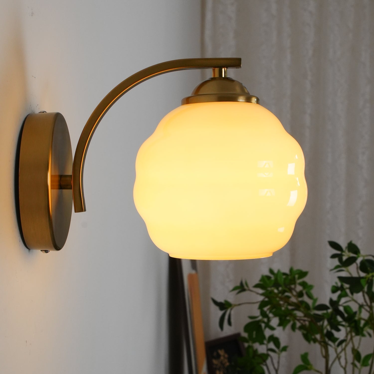 Nino Vintage Lantern Wall Lamp - Neutralighting