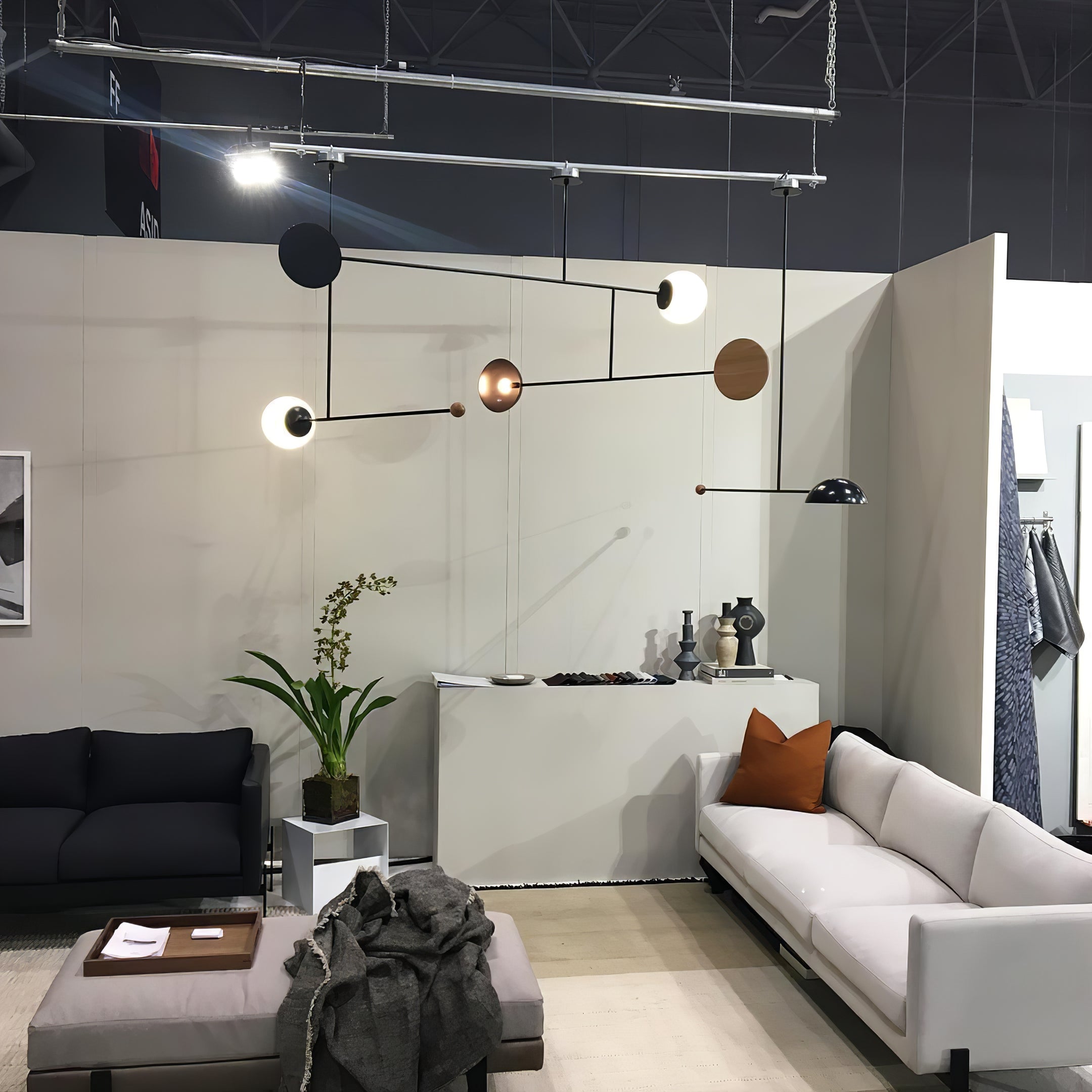 Orbital Balance Modern Linear Pendant Light - Neutralighting