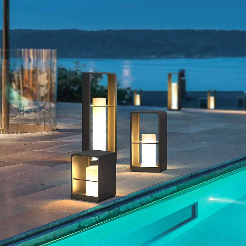 Ray Minimalist Rectangular Solar Power Outdoor Path Lighting, Black - Neutralighting