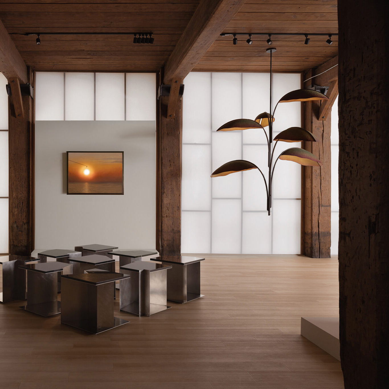 Rauduvyu Modern Minimalist Leaf Black Metal Chandelier - Neutralighting