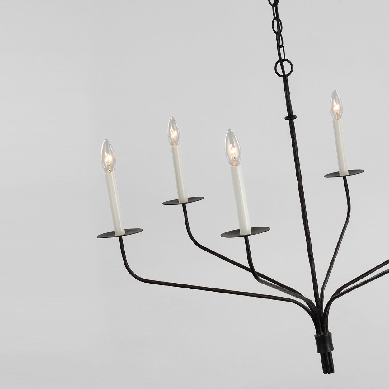 Caeluvyh Vintage Industrial Black Metal Chandelier - Neutralighting