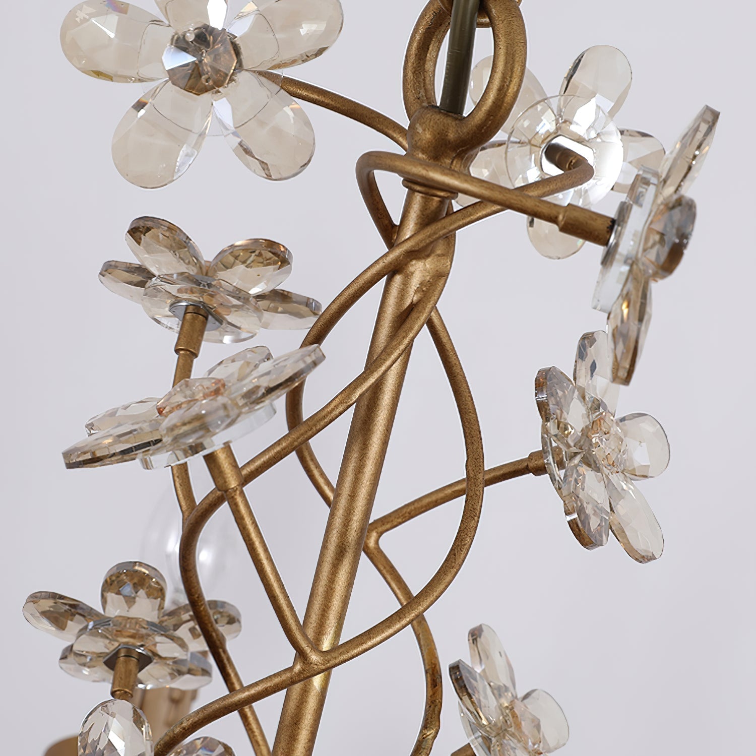Ornuvyu Postmodern Luxury Clear Metal Crystal Chandelier - Neutralighting
