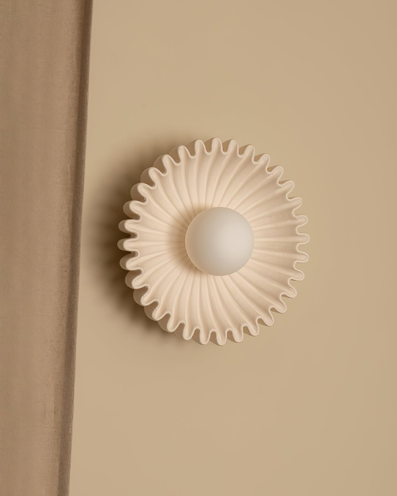 Wall Lamp Ceramics and Glass Dark Green White Black Beige Sculptural - Neutralighting