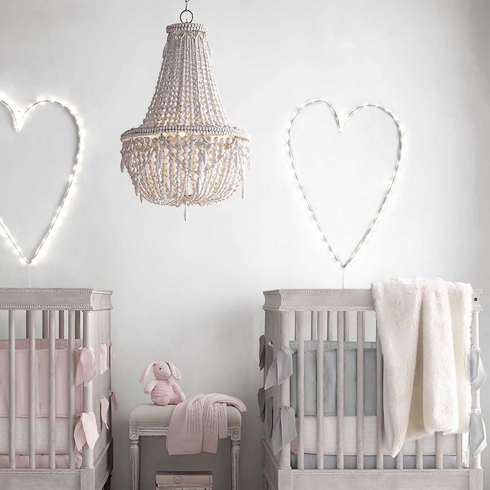Eirikuvyu Postmodern Luxury Bead Metal Wood Chandelier - Neutralighting